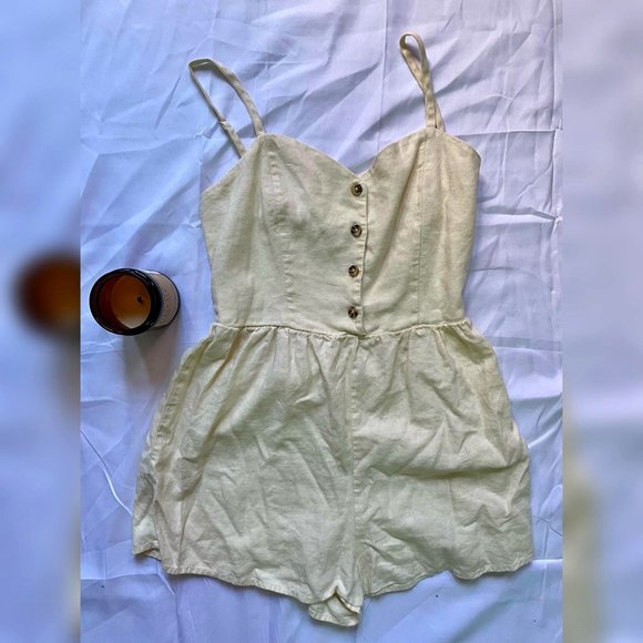 Forever 21 Light Yellow Sleeveless Romper - Picture 1 of 2